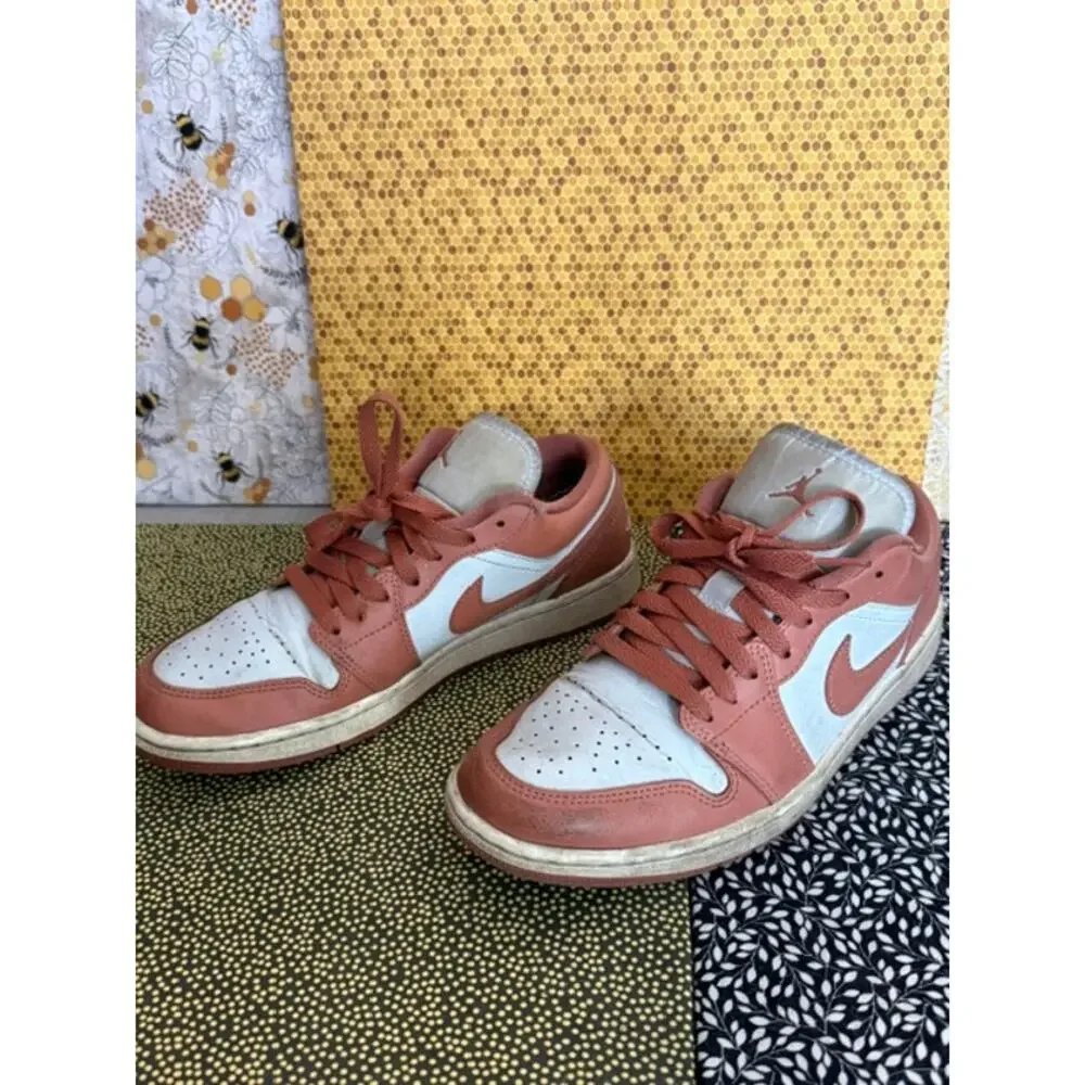 JORDAN SNEAKERS WITH BOX ( WHITE AND CORAL SIZE 9 )